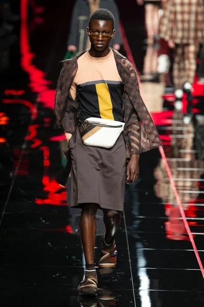 Look 32
